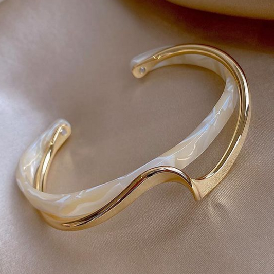 Bracelet en Or avec Opale Blanche Élégante